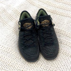 Jordan 32 black size 7